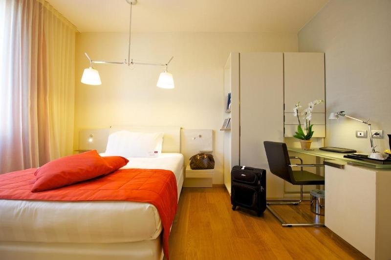 Фото Hotel Mercure Milano Solari 