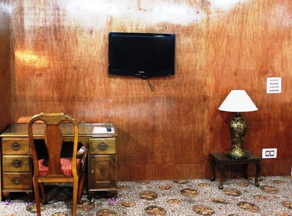 Фото Walisons Hotel