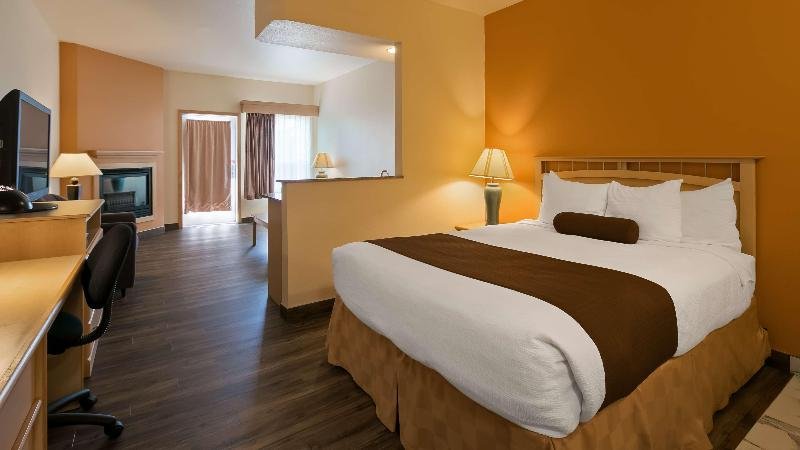 Фото Best Western Lighthouse Suites Inn