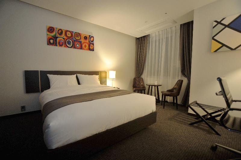 Фото Yongin Central Co'op Hotel