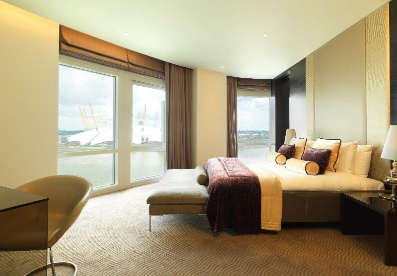 Фото Radisson Blu Edwardian New Providence Wharf Hotel, London