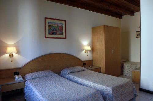 Фото Albergo Ristorante Leon d'Oro