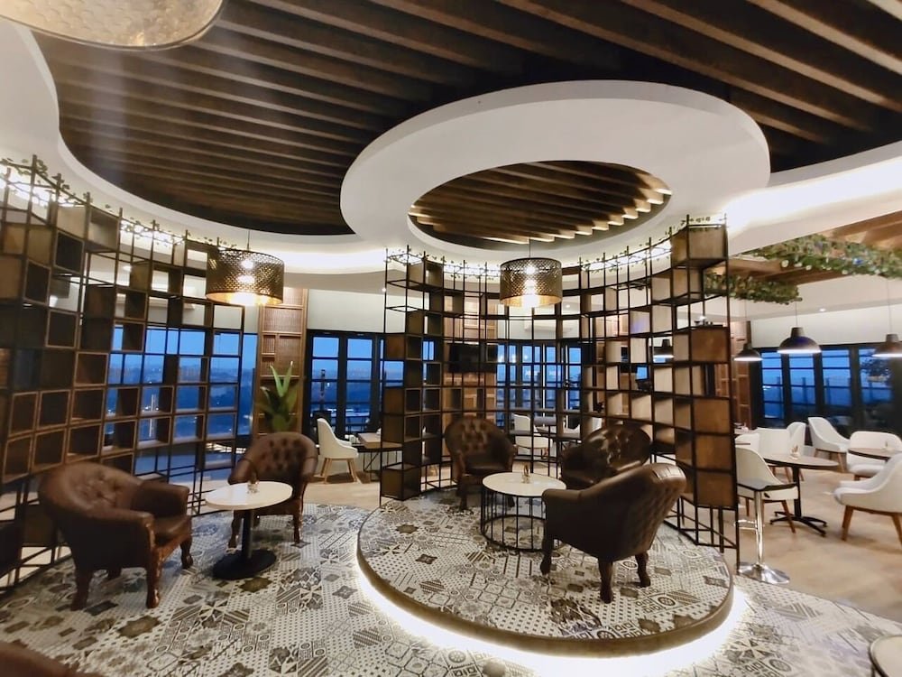 Фото Bigland Hotel Bogor