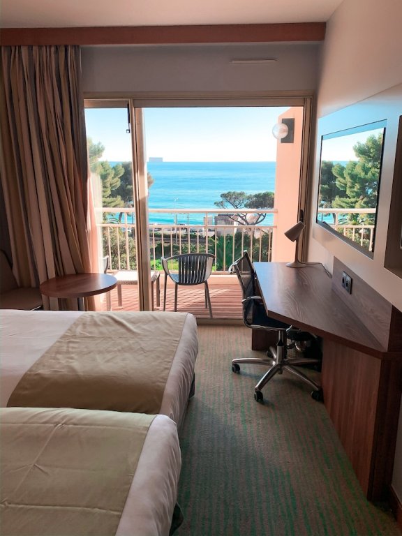 Фото Holiday Inn Cannes