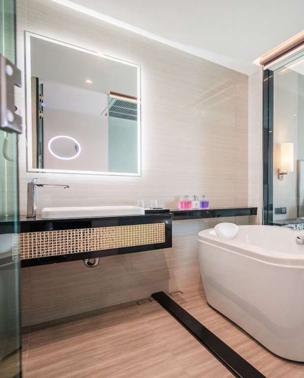 Фото The TJ Hotel