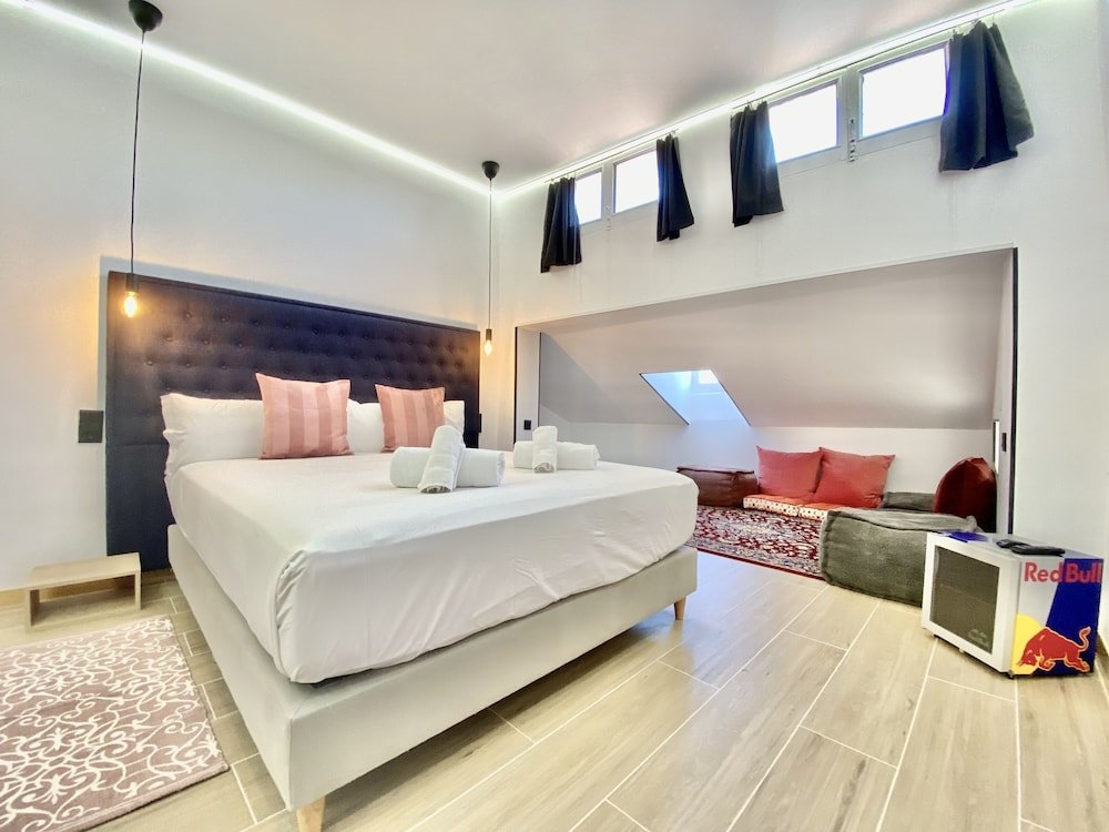 Фото Royal Suites Madrid