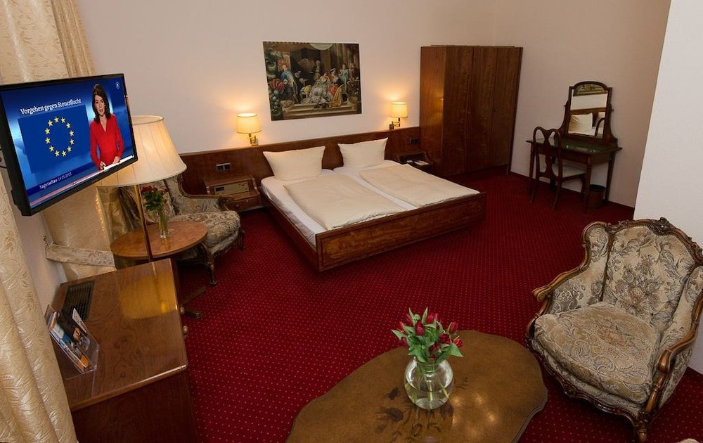 Фото Hotel am Kochbrunnen