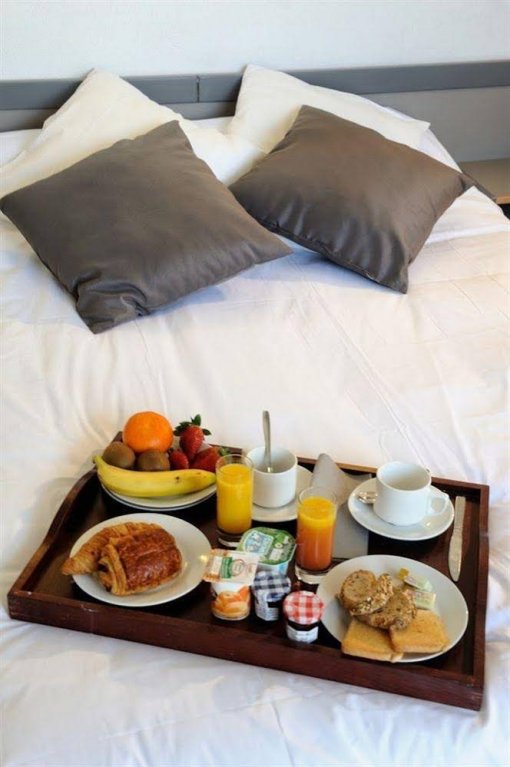 Фото Hôtel Les Mimosas