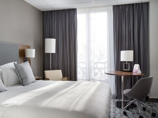 Фото Crowne Plaza Paris Republique
