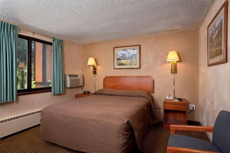 Фото Rabbit Ears Motel