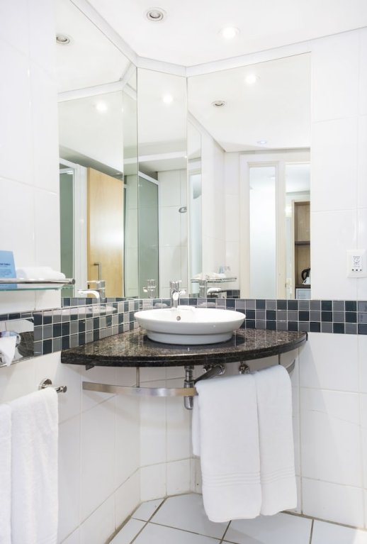 Фото Holiday Inn Express Sandton Woodmead, an Ihg Hotel