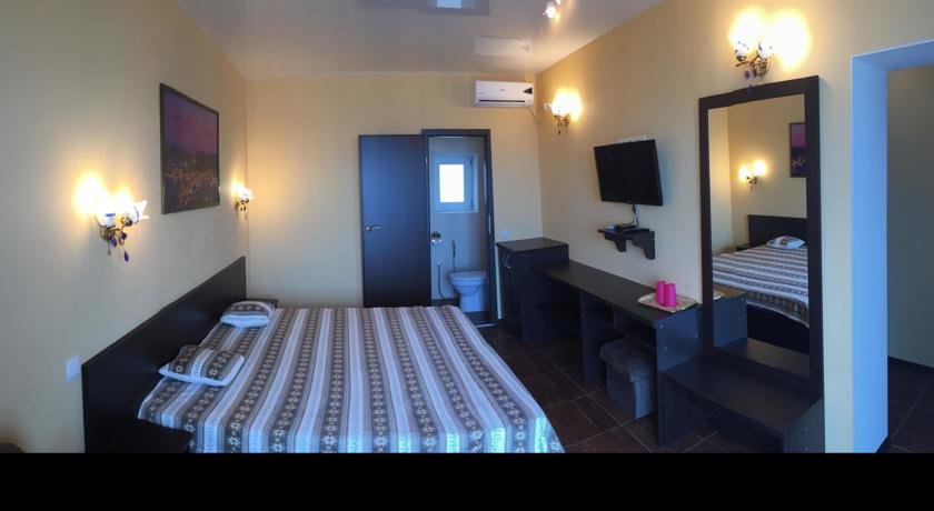 Фото Гостевой дом Черноморская 2