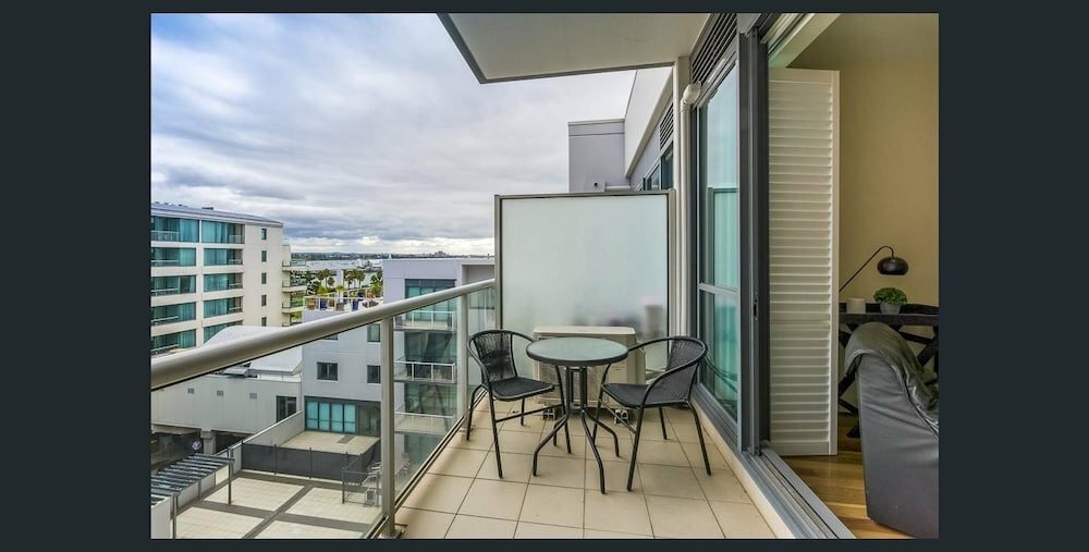 Hotel Waterfront by Gold Star Stays, Geelong, photo