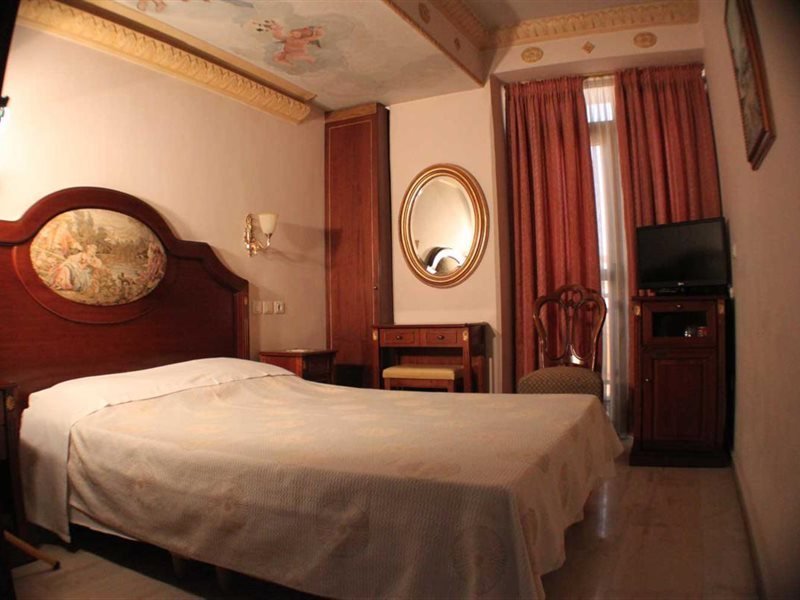 Фото Imperial Palace Hotel