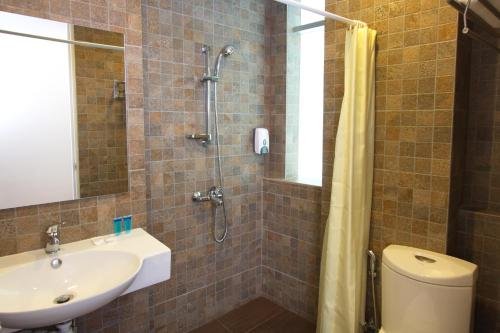 Фото Molek Garden Hotel