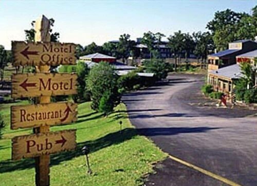 Гостиница Outback Roadhouse Motel & Suites