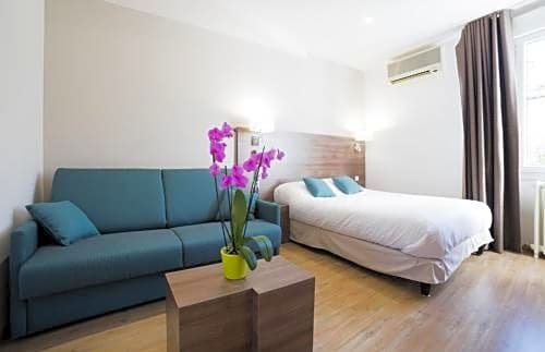 Фото Hotel Restaurant Le Cours