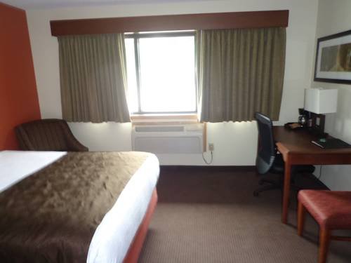 Фото AmericInn by Wyndham Grand Forks