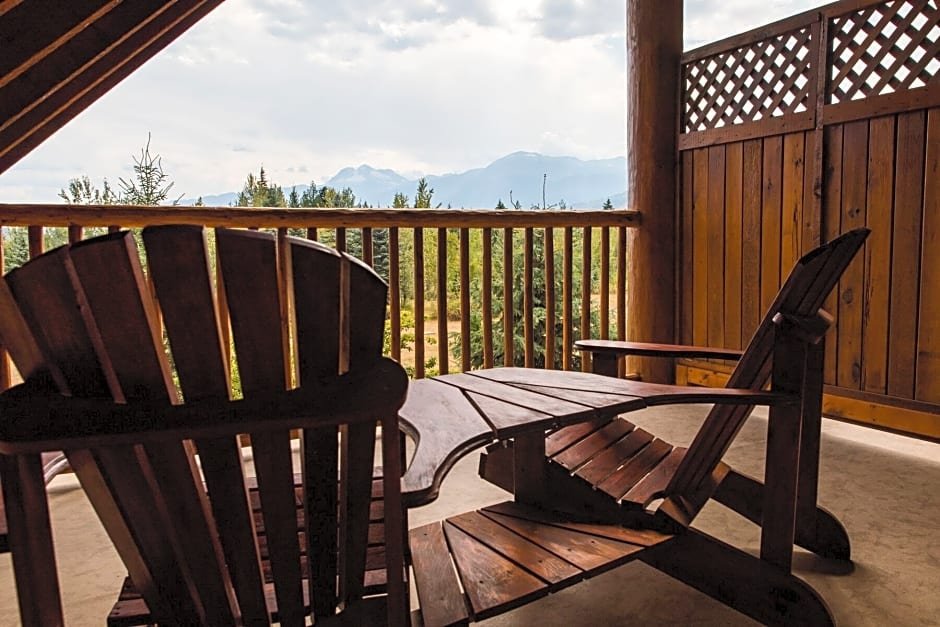 Фото Glacier House Resort