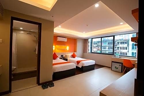 Фото отеля 1