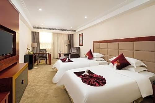 Фото Guangzhou Gorgeous Hotel