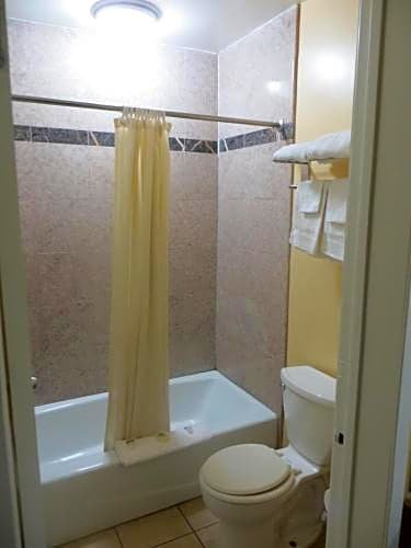 Фото Americas Best Value Inn Los Angeles at S Alvarado St