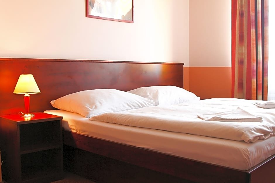 Фото Hotel Inturprag