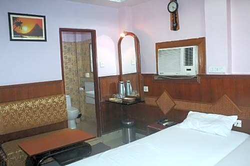 Фото Hotel Heera