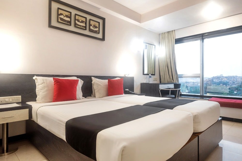 Фото Savoy Suites by Oyo Rooms