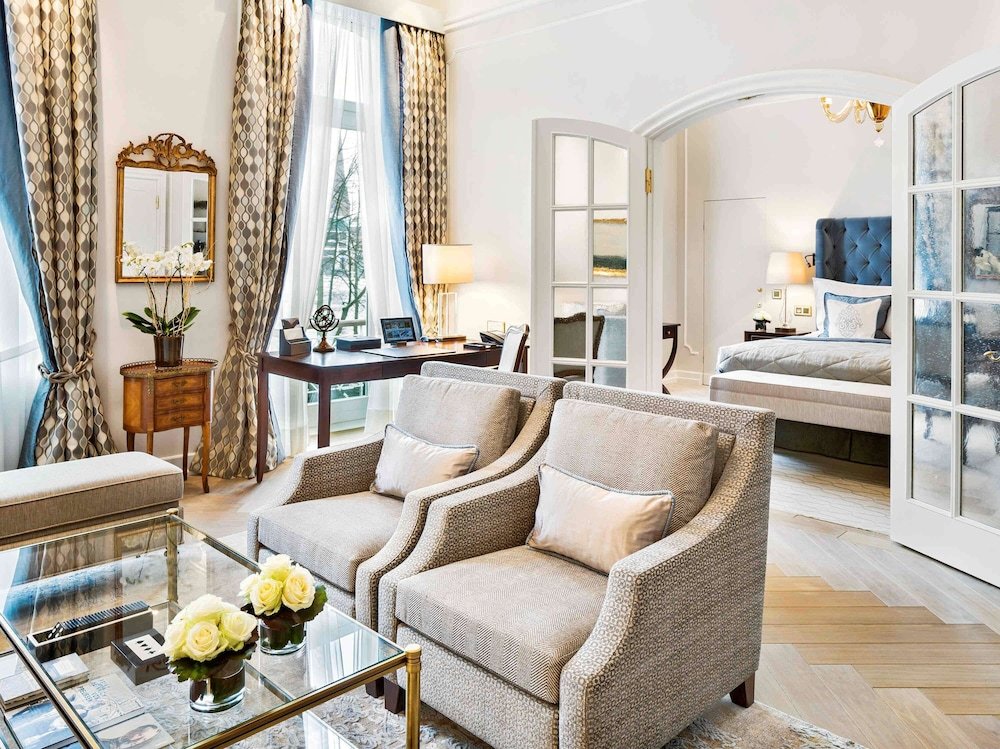 Фото Fairmont Hotel Vier Jahreszeiten