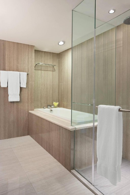 Фото Sheraton Surabaya Hotel and Towers