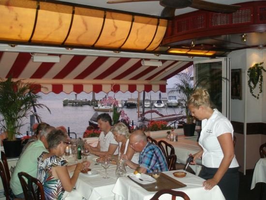 Фото Hotel Cafe Restaurant Van Den Hogen