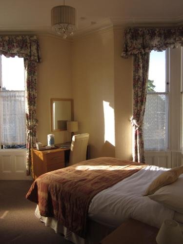 Фото Rivelyn Hotel