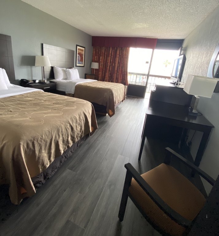 Фото Quality Inn & Suites Gulf Breeze Bayside near Pensacola Beach