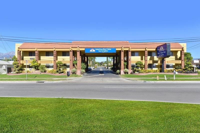Фото Americas Best Value Inn & Suites Fontana