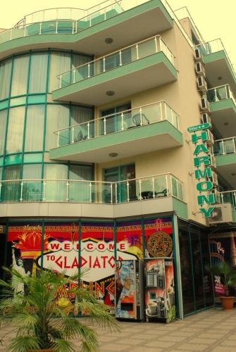 Фото отеля 1