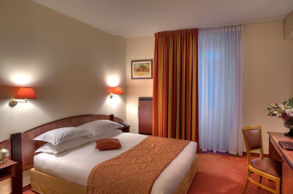Фото Best Western Premier Hotel Bayonne Etche Ona Bordeaux