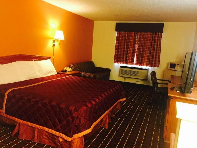 Гостиница Texas Inn & Suites