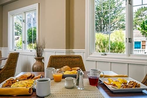 Фото Lighthouse Lodge And Cottages