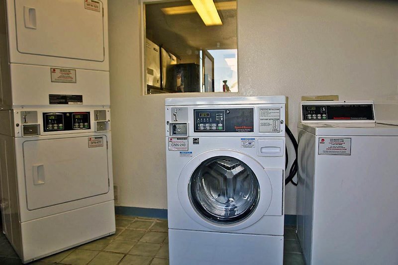 Фото Super 7 Inn