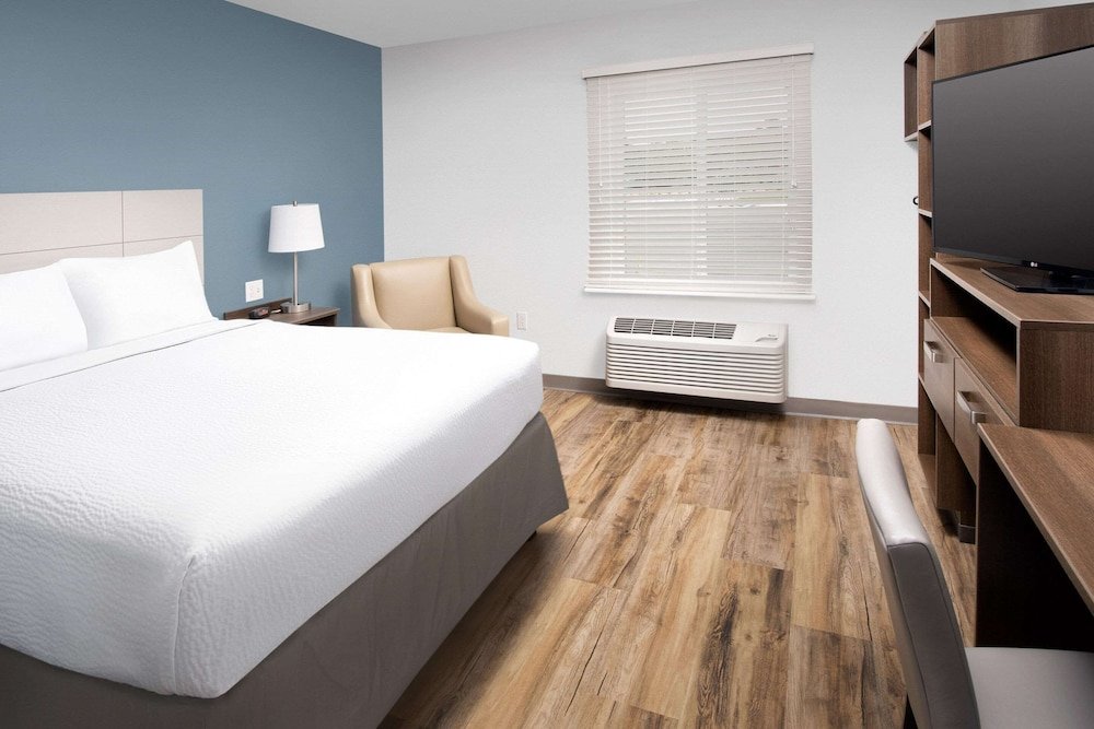 Фото WoodSpring Suites Deerfield Beach