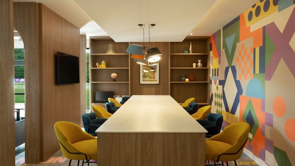 Фото Hampton by Hilton Hamilton Park