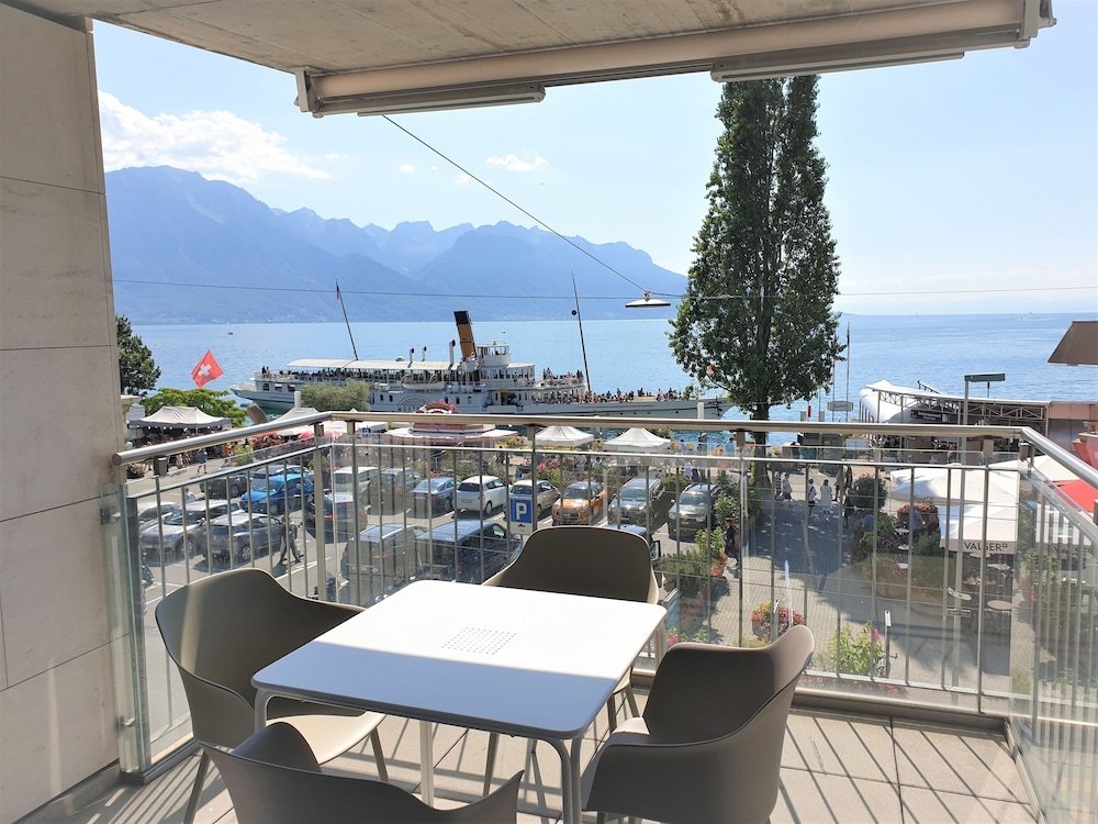 Фото Montreux Lake View Apartments City Centre