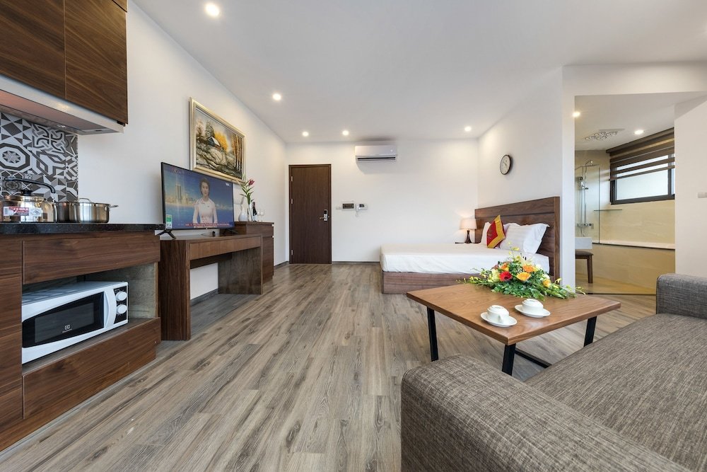 Фото Granda West Lake Apartment
