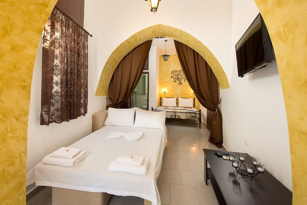 Фото 3 Charites Old Town