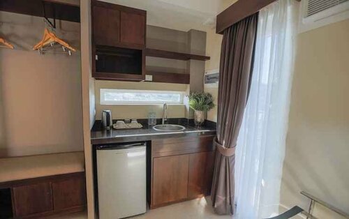 Гостиница Rovira Suites в Думагете