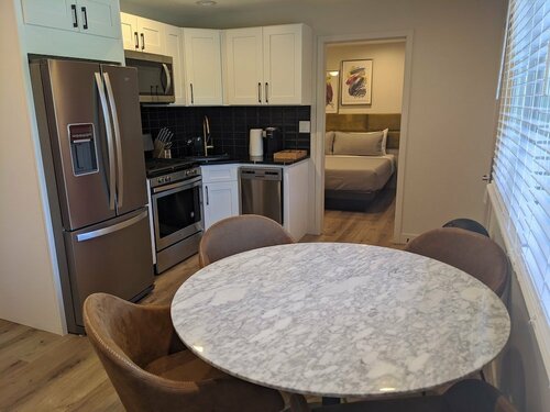 Гостиница 4411 Inn & Suites в Мичиган Сити