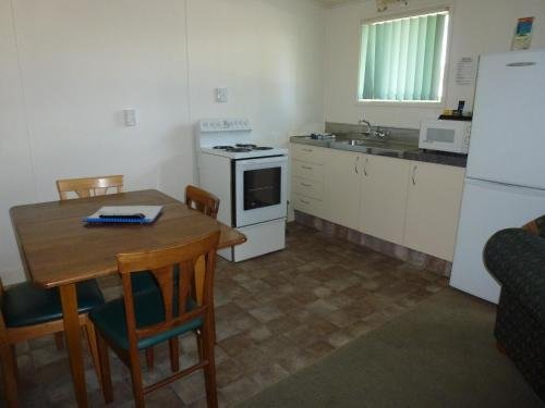 Фото 18th Avenue Thermal Motel