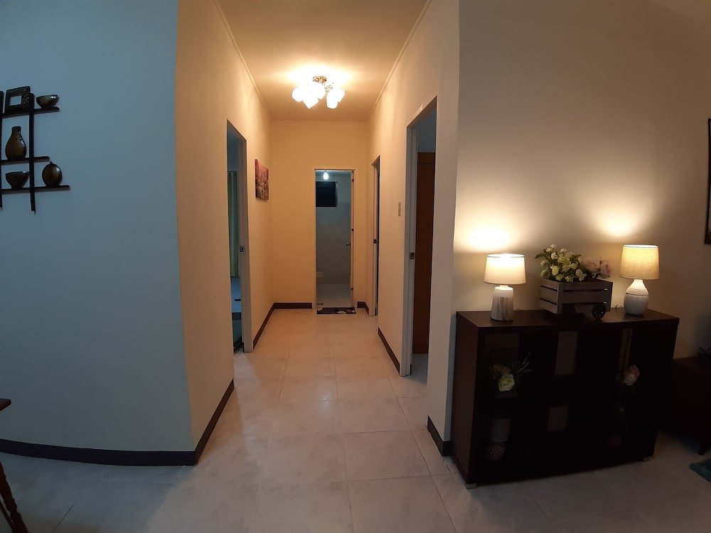 Фото Obaid's Condo in Winland Towers