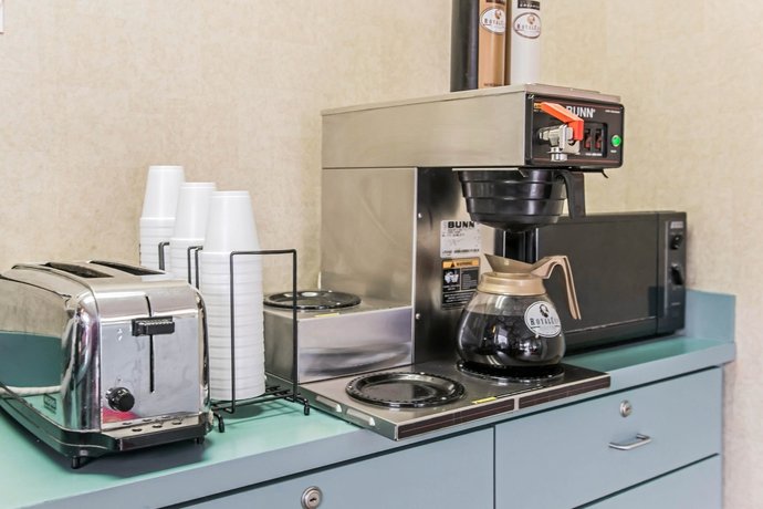 Фото Econo Lodge North